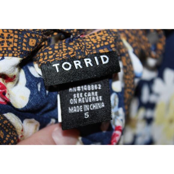 Torrid Lace Back Cami Top Navy Blue Multi-Colored Floral Print Plus Size 5 5X - Picture 9 of 16